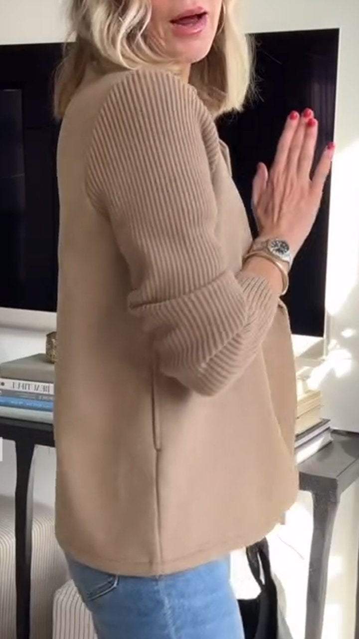 KLARA - ELEGANT STICKAD DAMKAVAJ MED STIL