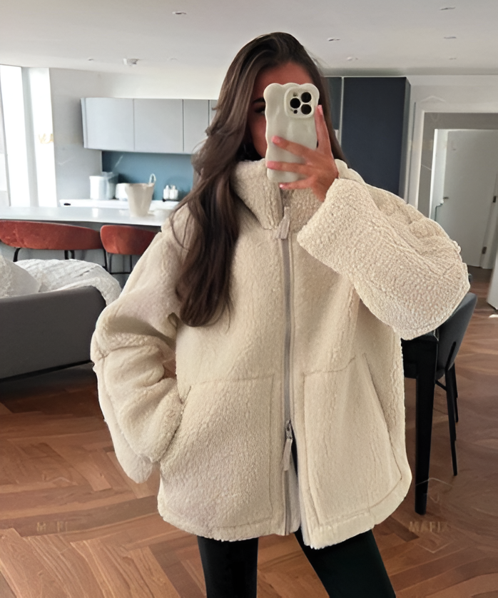 ELSA – MYSIG SHERPAJACKA MED FRAMDRAGKEDJA